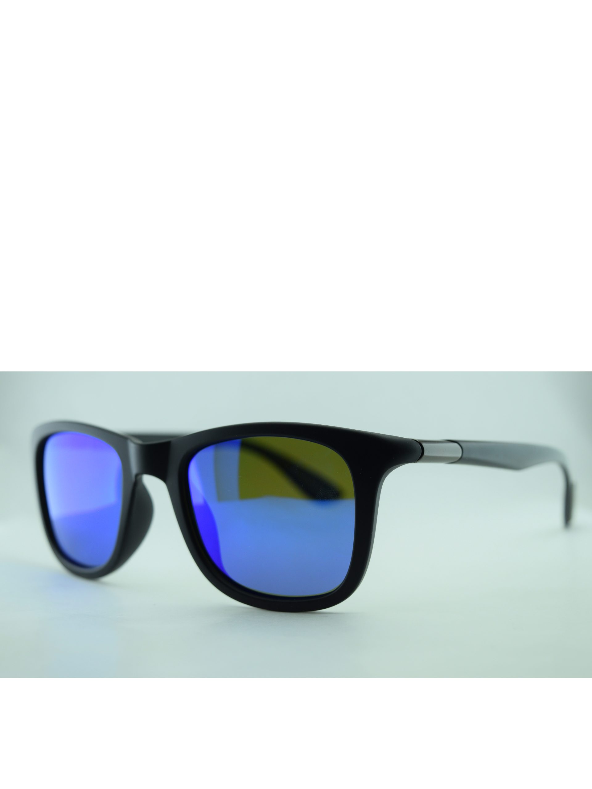 Anteojos de Sol de Plastico Negro livianos con protección UV | 8352NeCRazC6