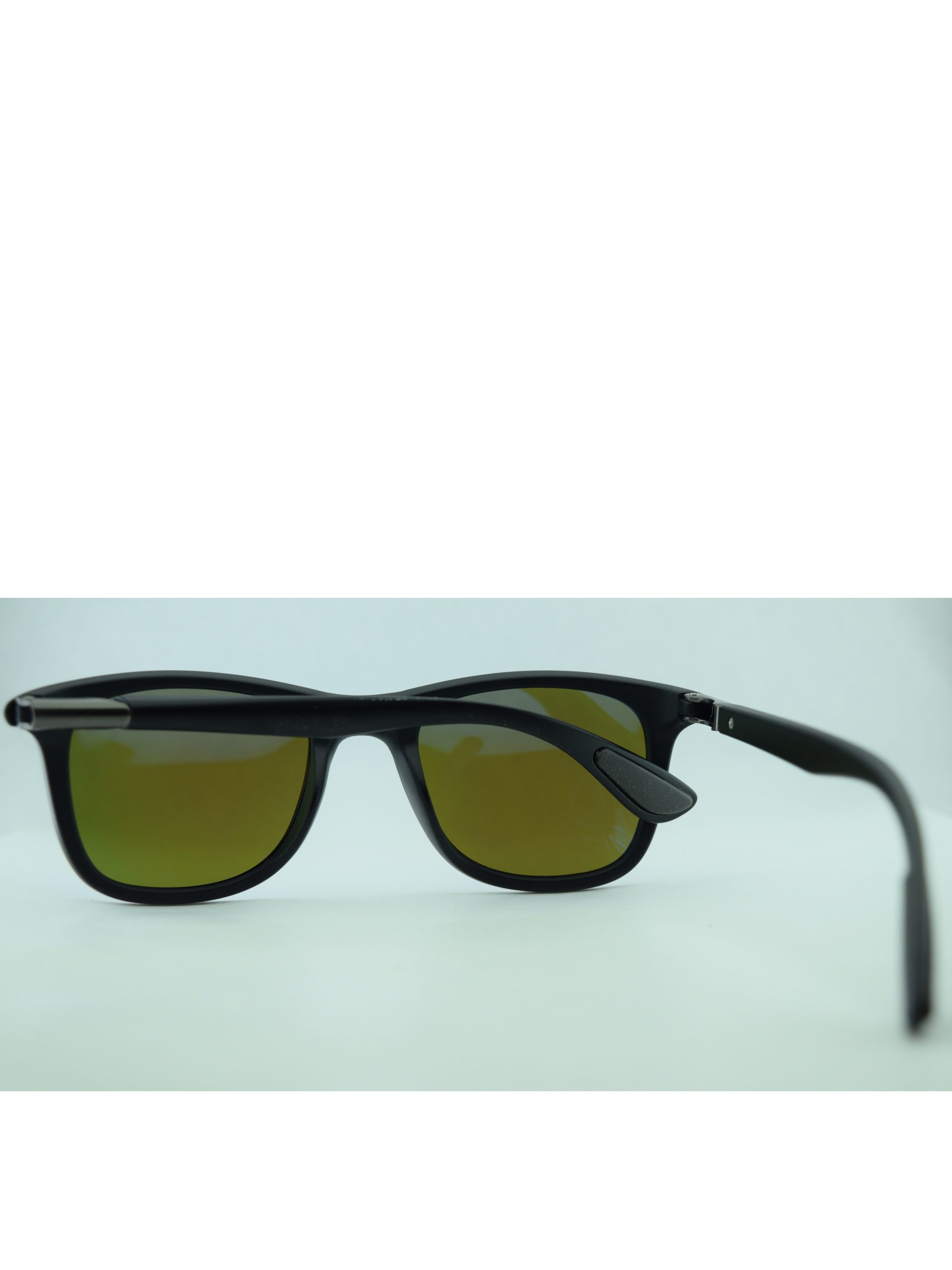 Anteojos de Sol de Plastico Negro livianos con protección UV | 8352NeCRazC6