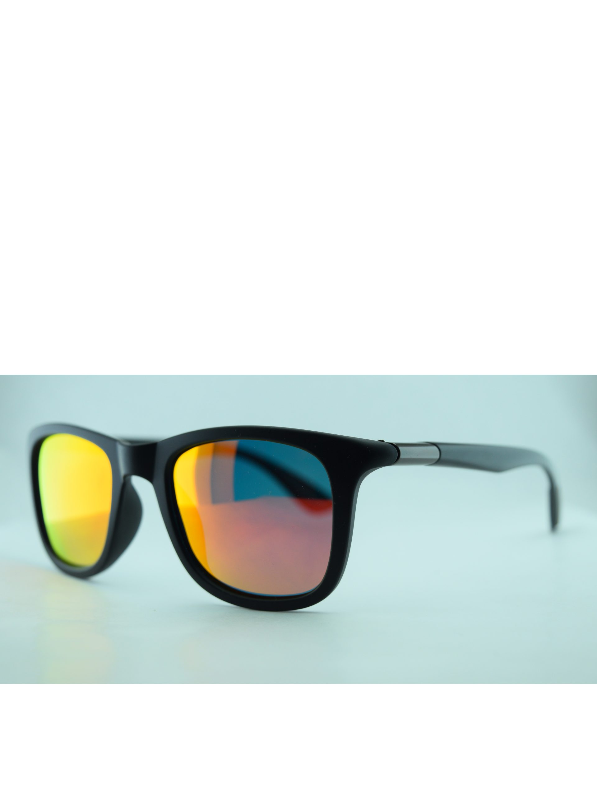 Anteojos de Sol de Plastico Negro livianos con protección UV | 8352NeCRnaC9