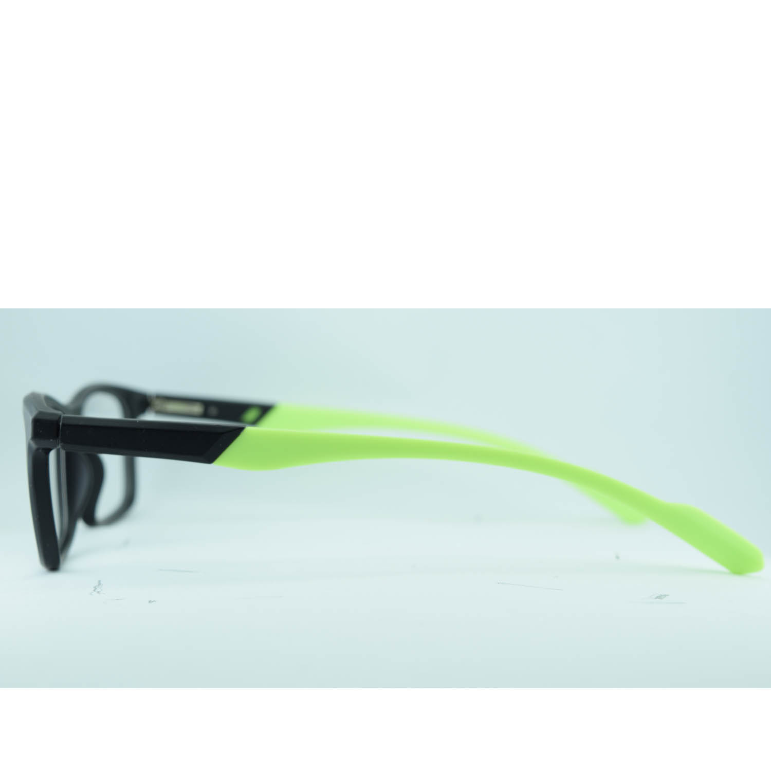 Anteojos de Plástico TR90 Negro livianos para lentes recetados | A8208NEFLUC1